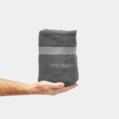 Quechua COUVERTURE EN POLAIRE - 150 X 130 CM -Magasin De Matériel De Camping couverture en polaire 150 x 130 cm 2