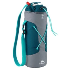 Quechua Housse Isotherme Pour Gourde Randonnée 1,2 à 1,5 Litre Gris/bleu -Magasin De Matériel De Camping housse isotherme pour gourde randonnee 12 a 15 litre grisbleu 4