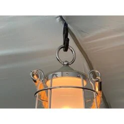 Lampe Lanterne De Camping LED Kiruna - Rechargeable - USB - Bambou - Style Rétro 12 Lampe Lanterne De Camping LED Kiruna - Rechargeable - USB - Bambou - Style Rétro -Magasin De Matériel De Camping lampe lanterne de camping led kiruna rechargeable usb bambou style retro 3